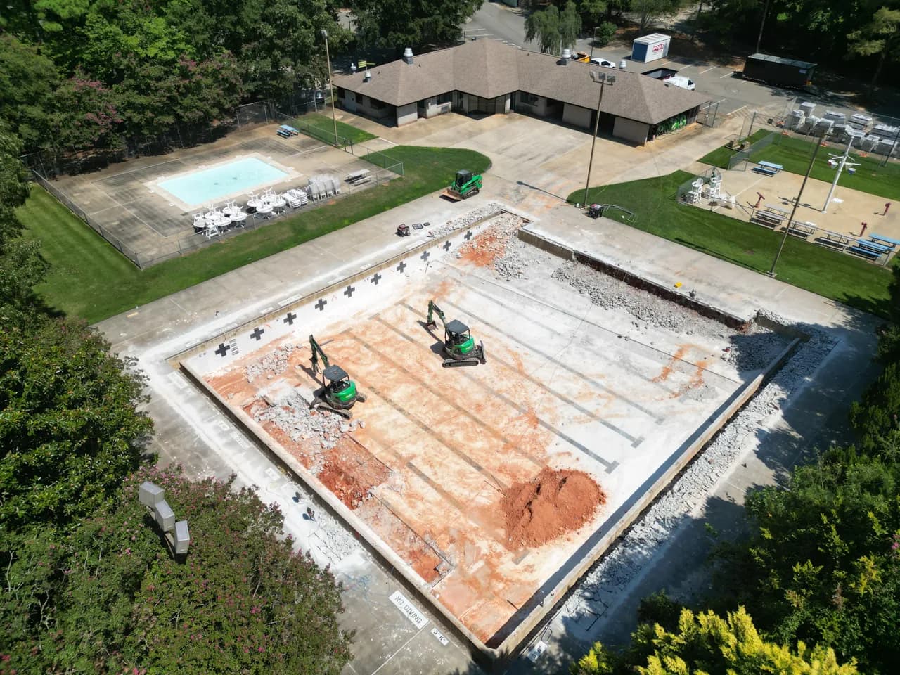 Drone picture of the progress of the pool